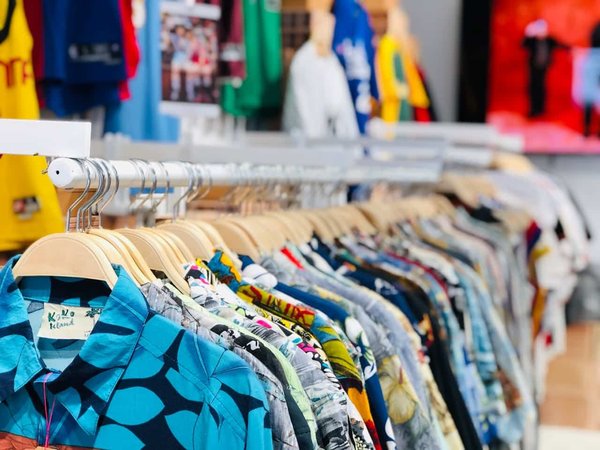 How Can UK Vintage Clothing Stores Create an Immersive Online Shopping Experience?