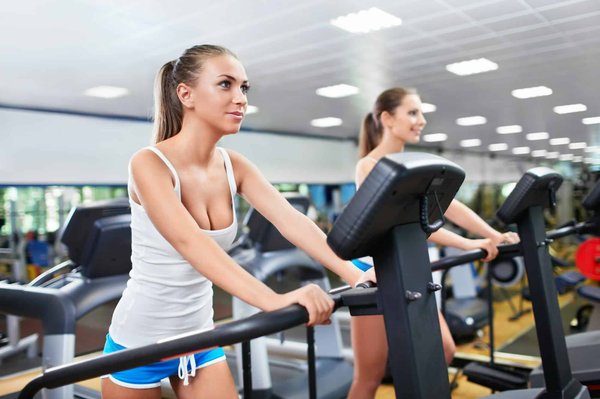 What Are the Health Benefits of Regular Participation in Group Fitness Classes?